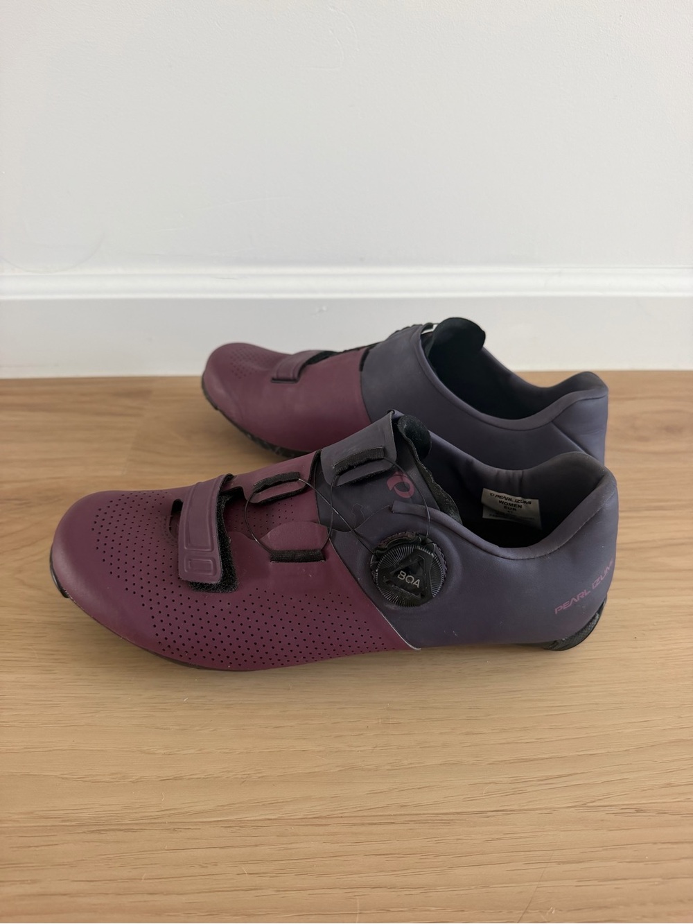 Pearl Izumi Plum and Deep Purple Cycling Shoes with BOA. Size 41